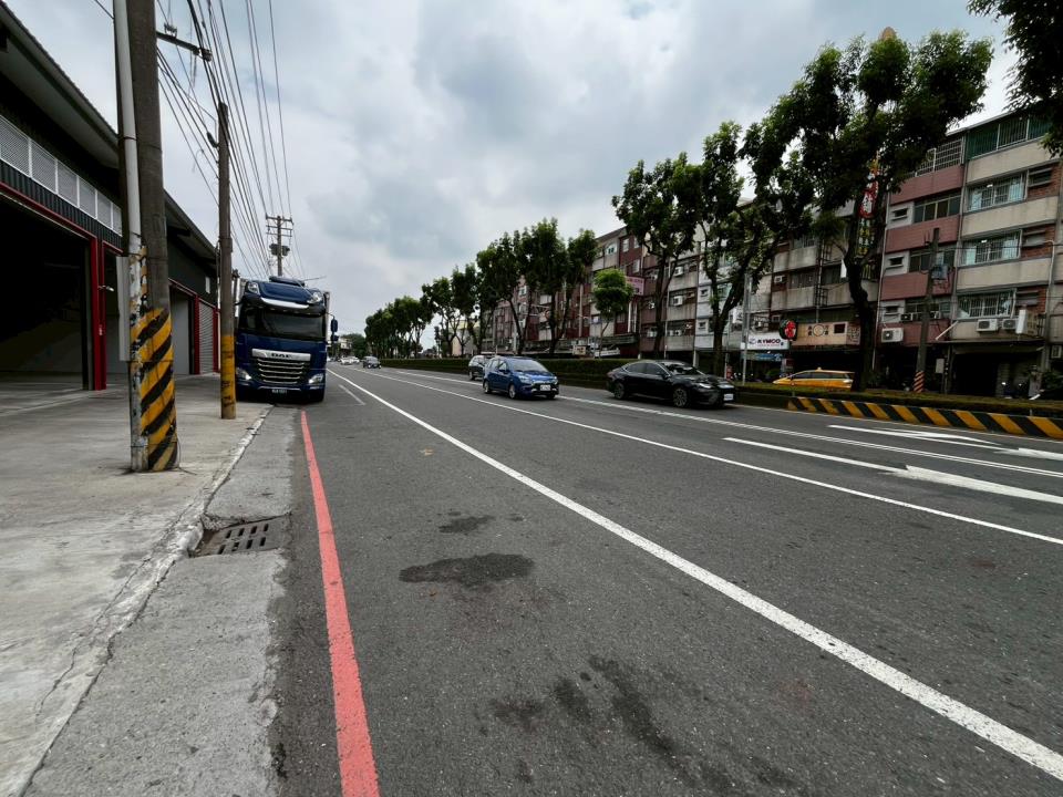 鳳山大面寬店面廠房的第4張圖片