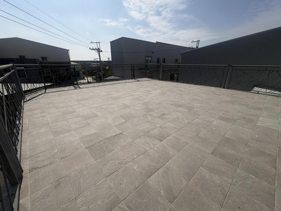 麻豆三面臨路廠住的第2張圖片
