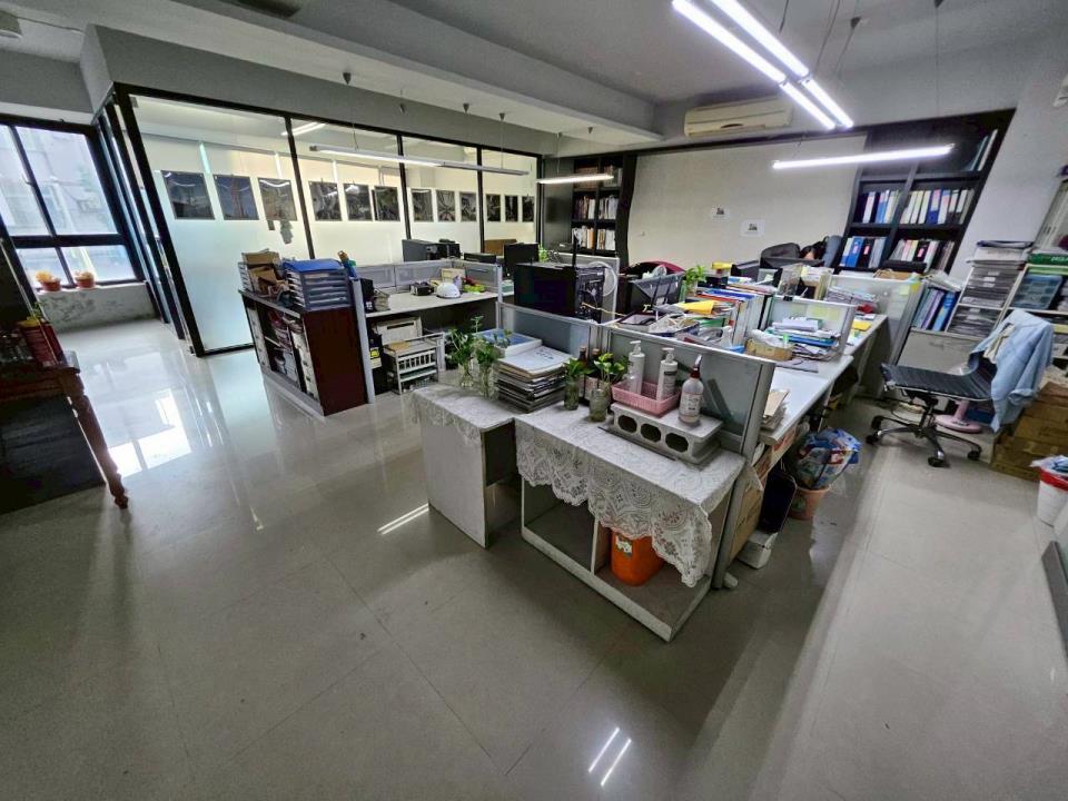 高雄前鎮住三RC廠辦的第2張圖片